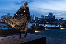 Zum Start der London Fashion Week: HONOR enth&uuml;llt KI-designtes Multifunktions-Outfit, inspiriert vom neuen Magic V5